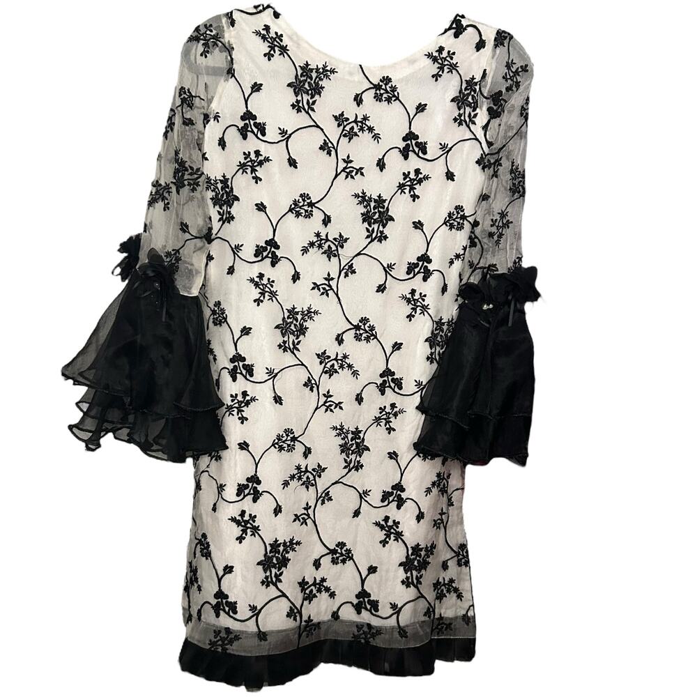 Handmade White and Black Floral Dress - Picture 4 of 6